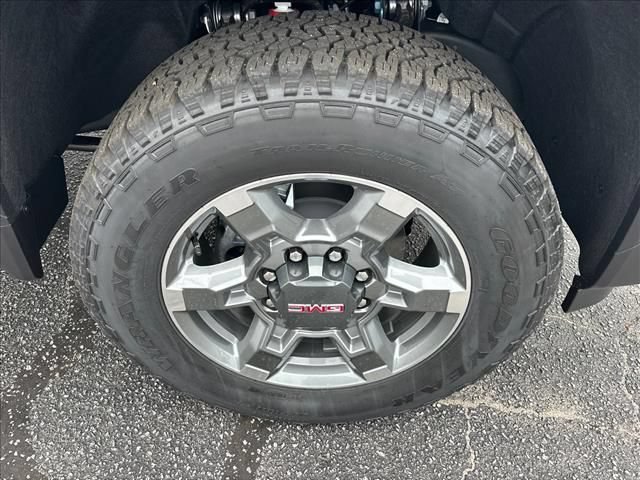 New 2026 GMC Sierra 2500 SLT w/ SLT Premium Package AWD/4WD image 14