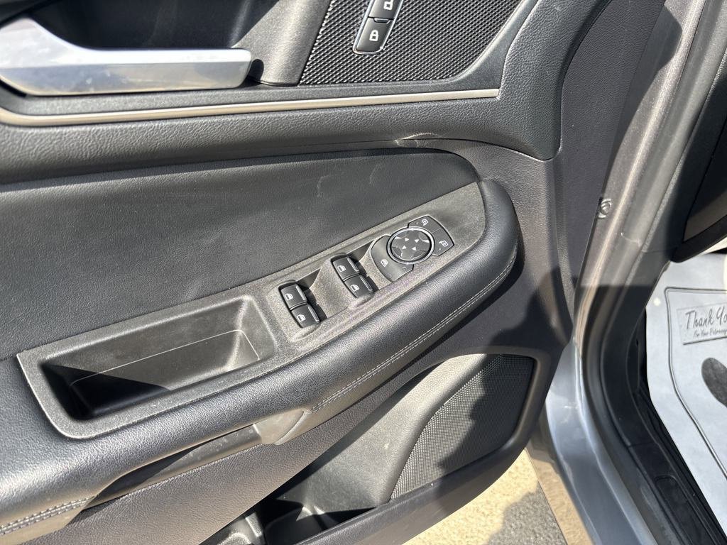 Used 2022 Ford Edge SEL w/ Convenience Package image 14