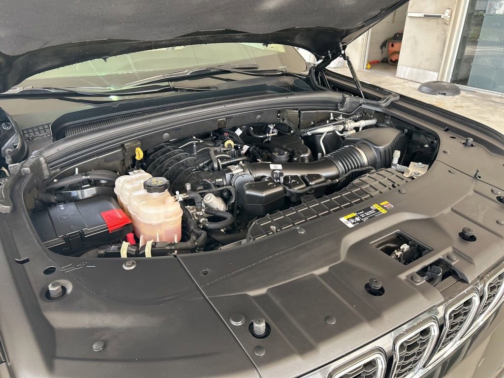 Used 2022 Jeep Grand Cherokee L Limited image 11