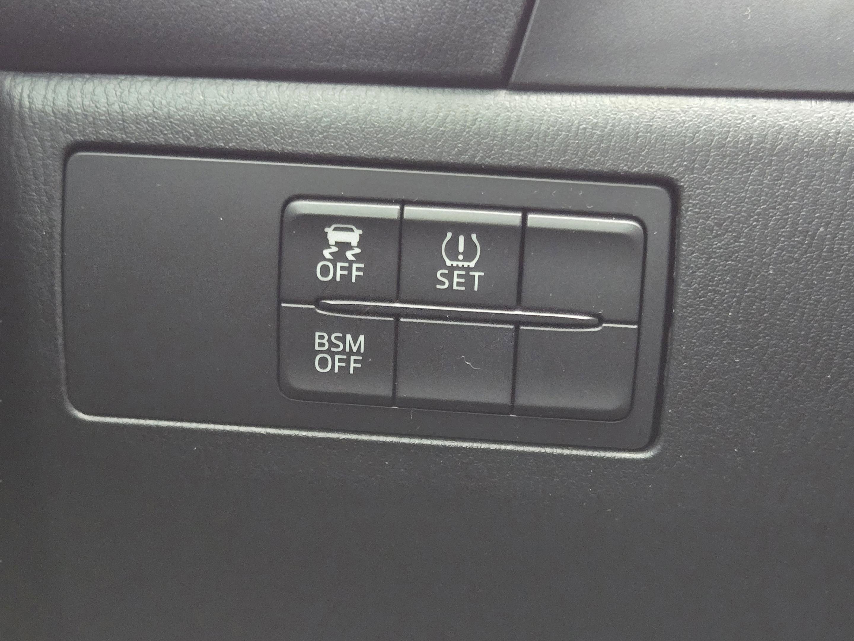 Used 2015 MAZDA MAZDA3 s Touring FWD image 18