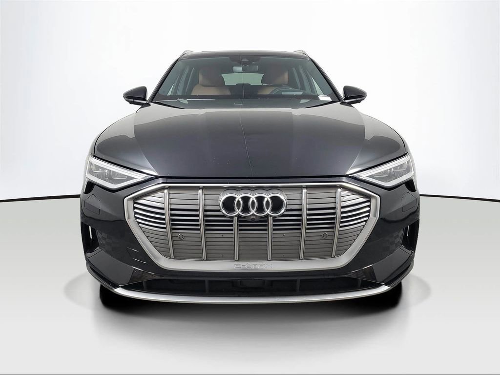 Used 2019 Audi e-tron Prestige w/ Prestige Package video 2