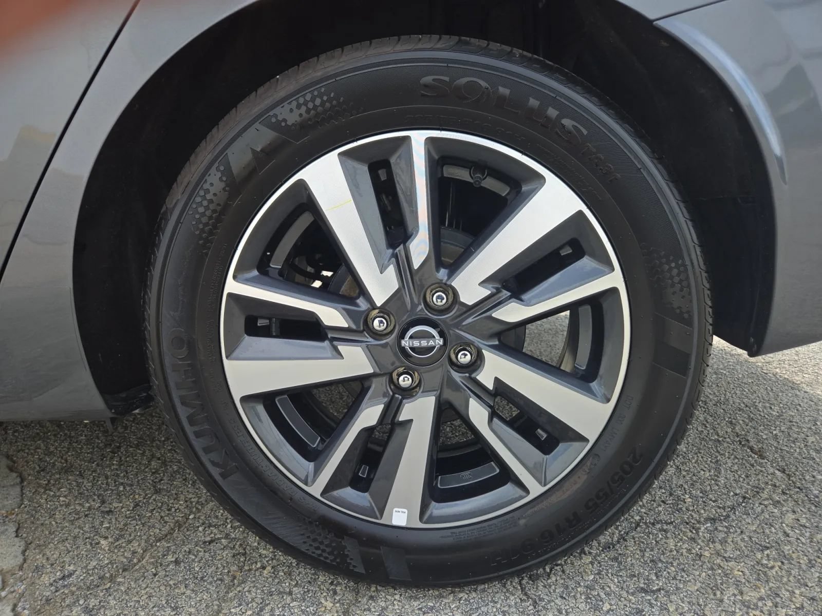 Used 2025 Nissan Versa SV FWD image 28