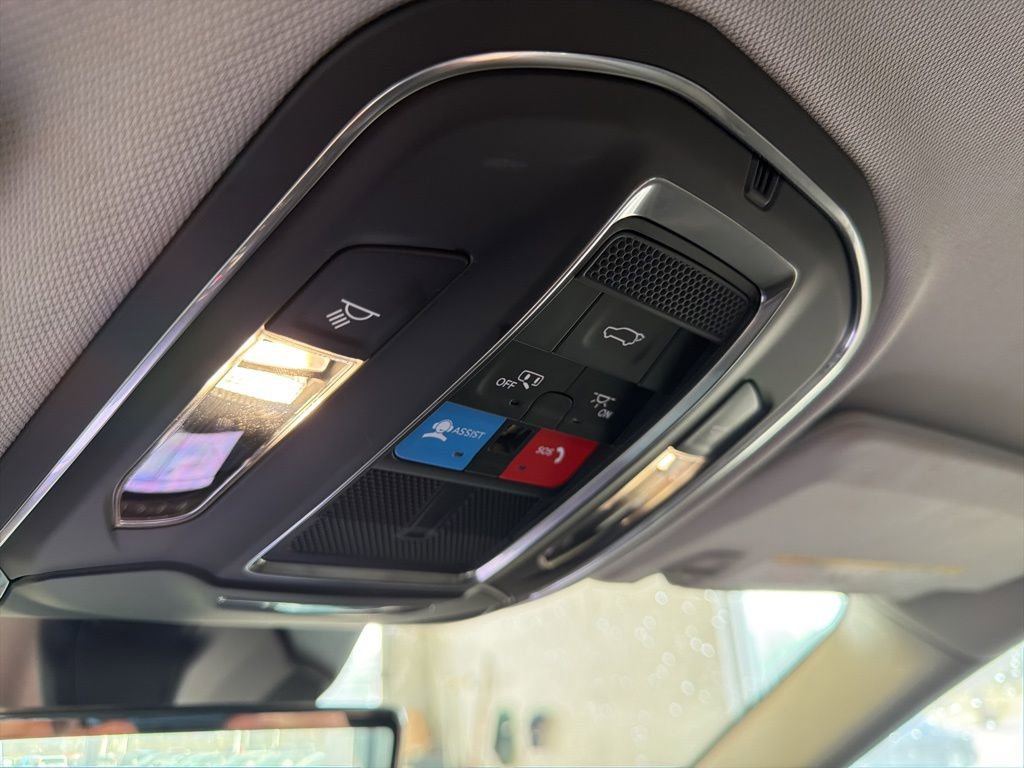 Used 2023 Jeep Grand Cherokee Limited w/ Luxury Tech Group II image 44