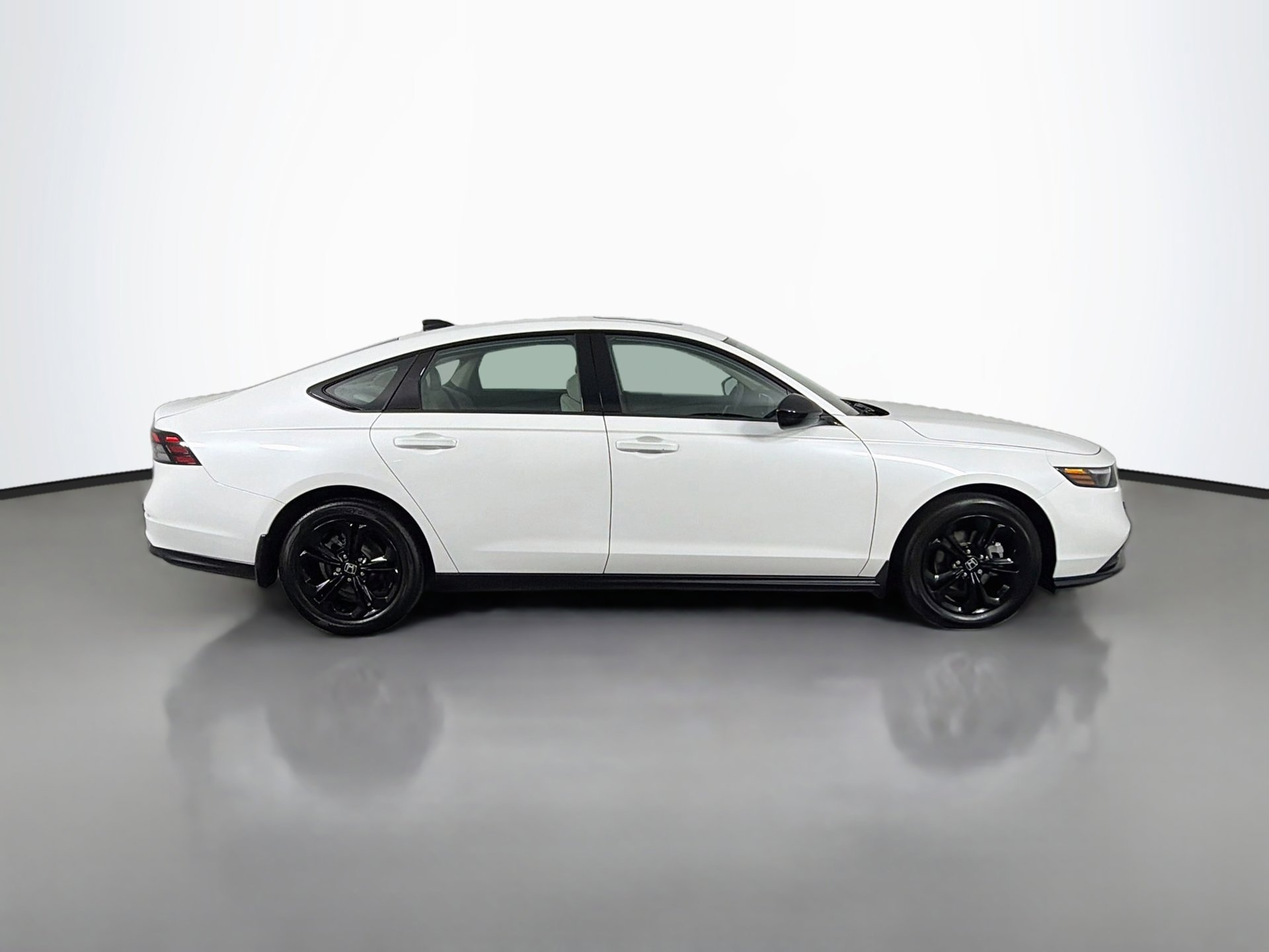 Used 2025 Honda Accord SE image 2