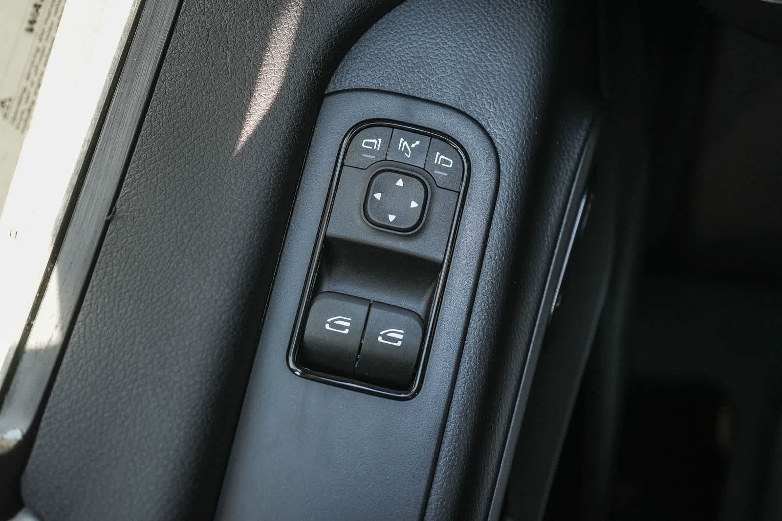 New 2025 Mercedes-Benz eSprinter 170 Cargo image 23