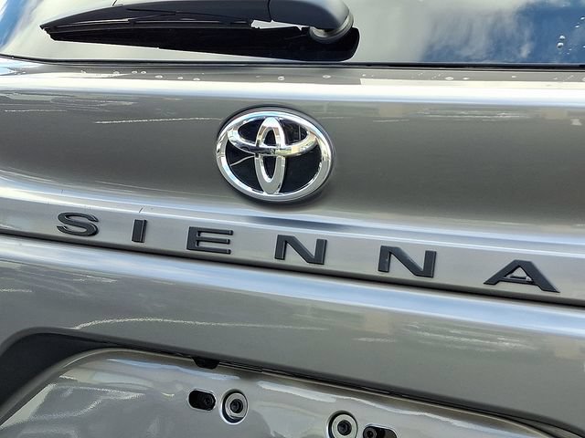 Used 2026 Toyota Sienna XLE AWD/4WD image 30