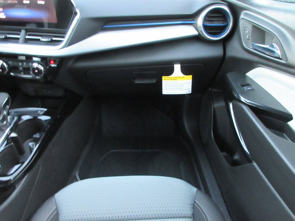 New 2026 Chevrolet Trax LT w/ LPO, Blackout Package FWD image 15