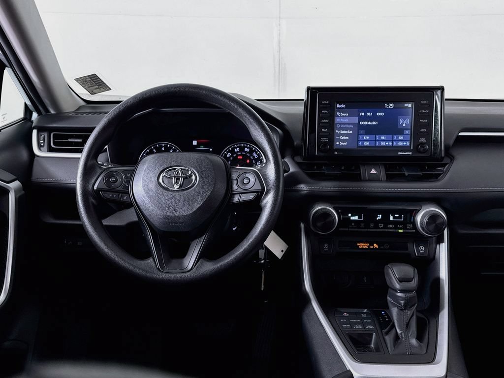 Used 2021 Toyota RAV4 LE AWD/4WD image 13