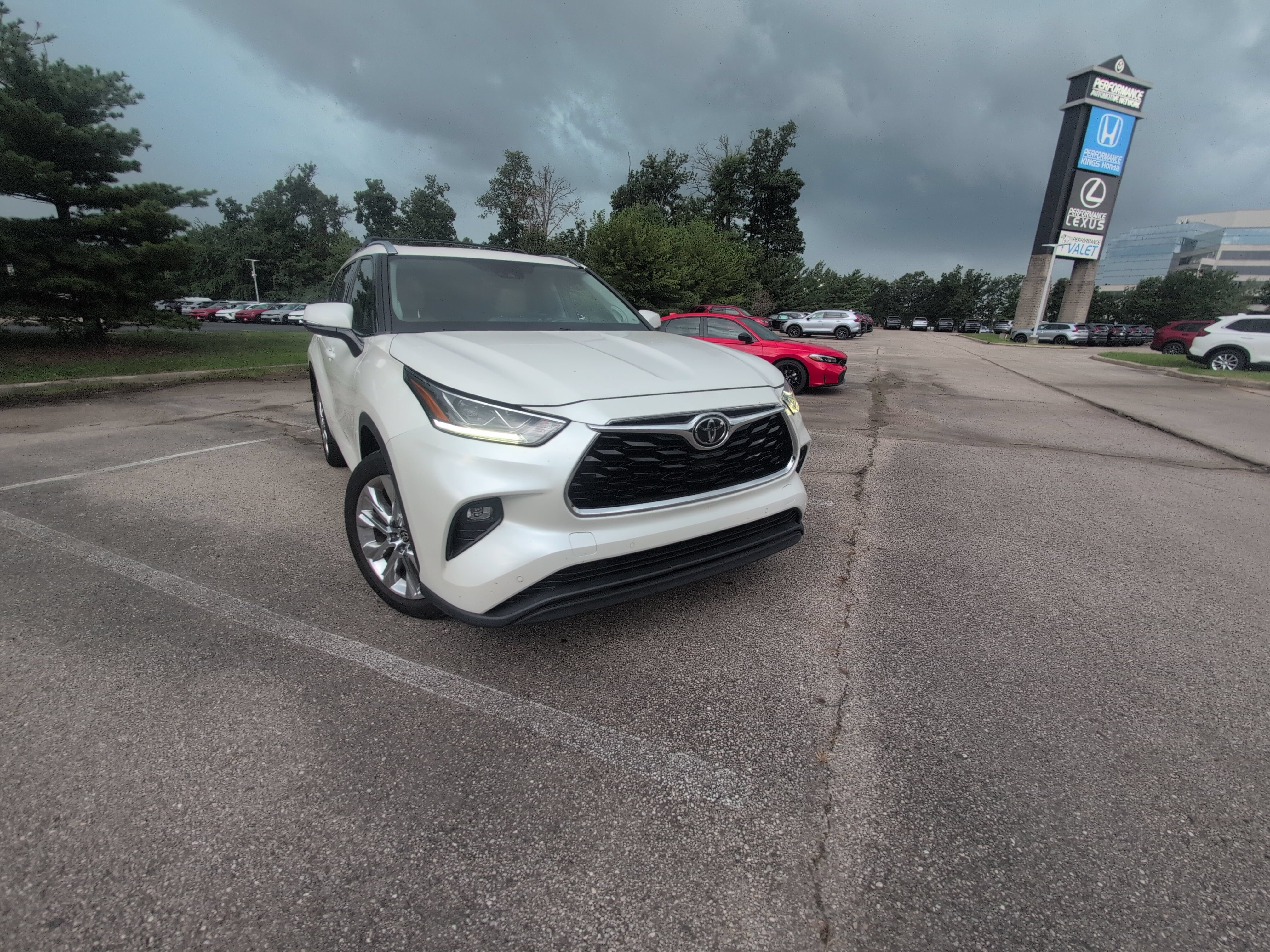 Used 2020 Toyota Highlander Limited AWD/4WD image 22