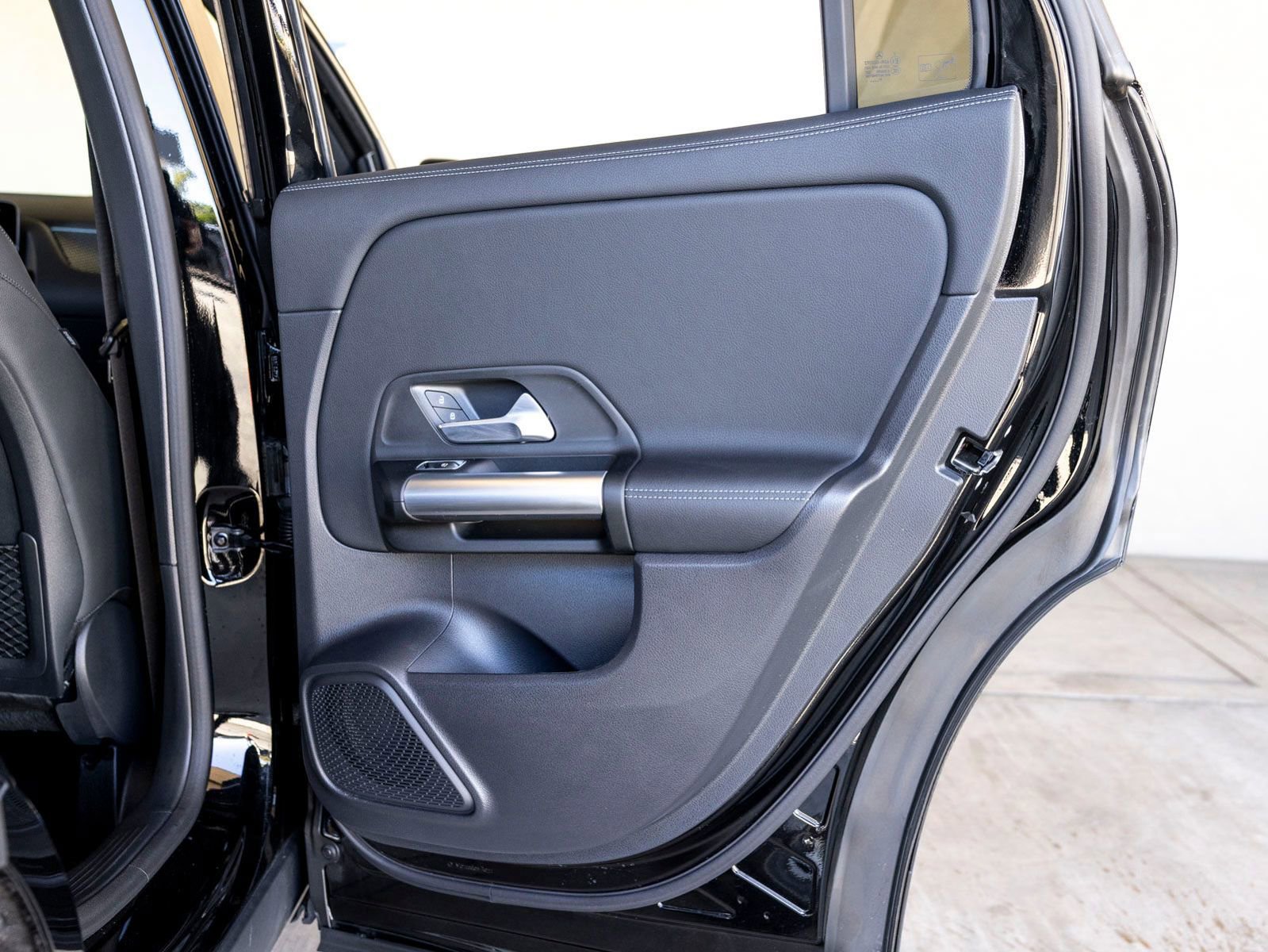 Used 2025 Mercedes-Benz GLA 250 image 24