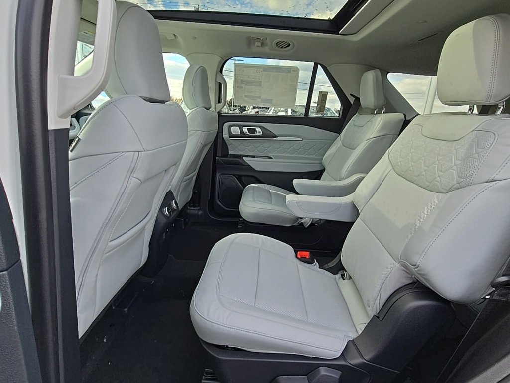 New 2026 Ford Explorer Platinum image 40