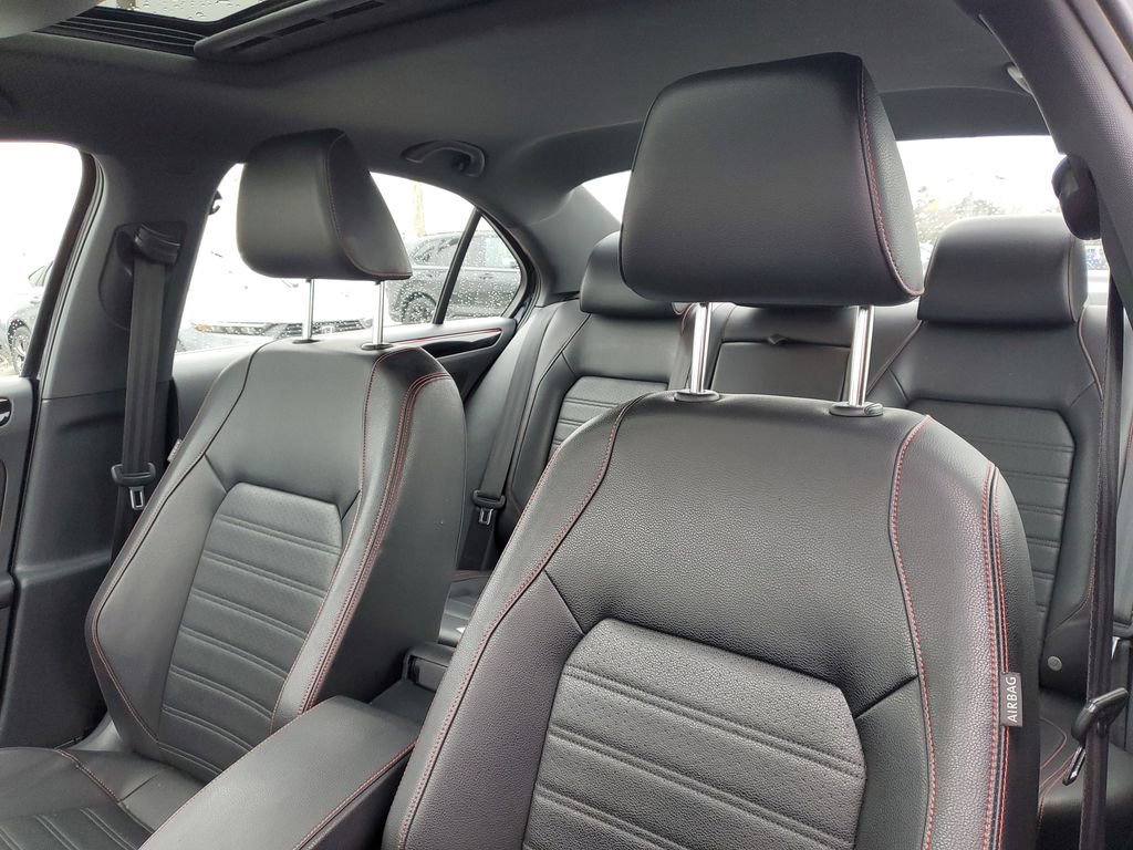 Used 2016 Volkswagen Jetta GLI SEL image 11