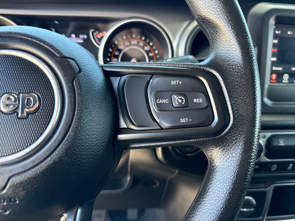 Used 2022 Jeep Gladiator Sport image 15