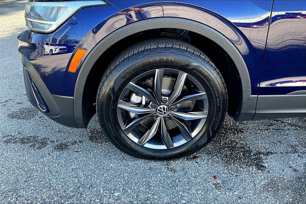 Certified 2024 Volkswagen Tiguan SE image 13