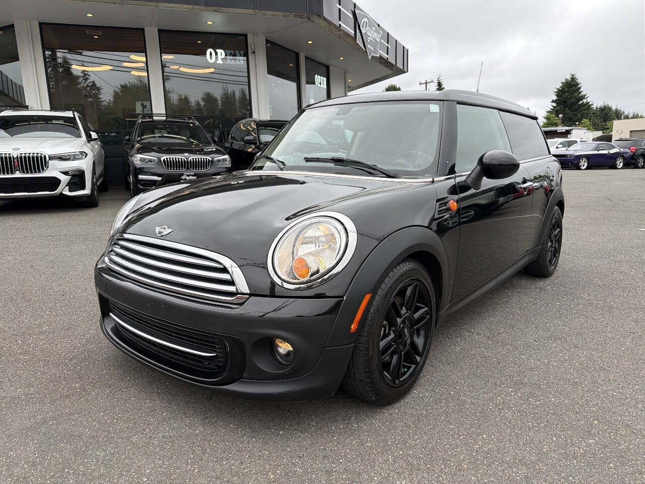 Used 2013 MINI Cooper Clubman FWD image 1