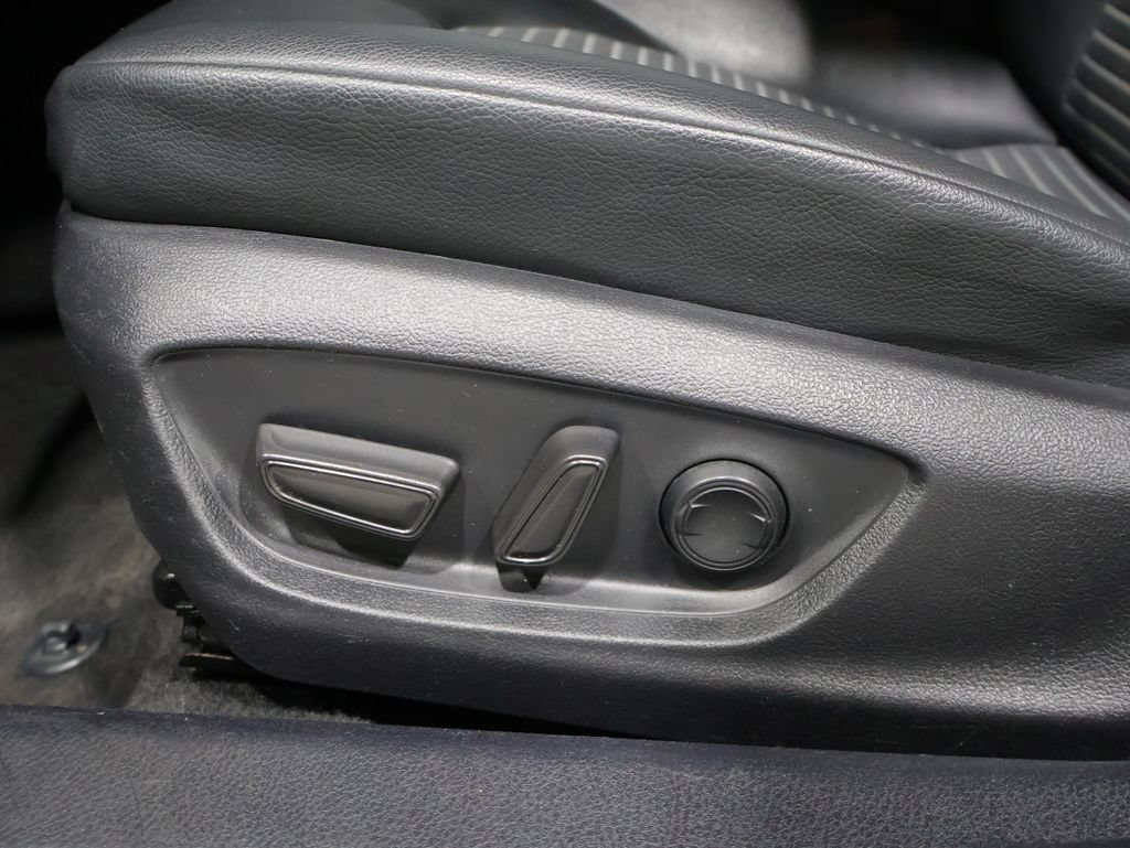 Used 2023 Toyota Camry SE FWD image 10