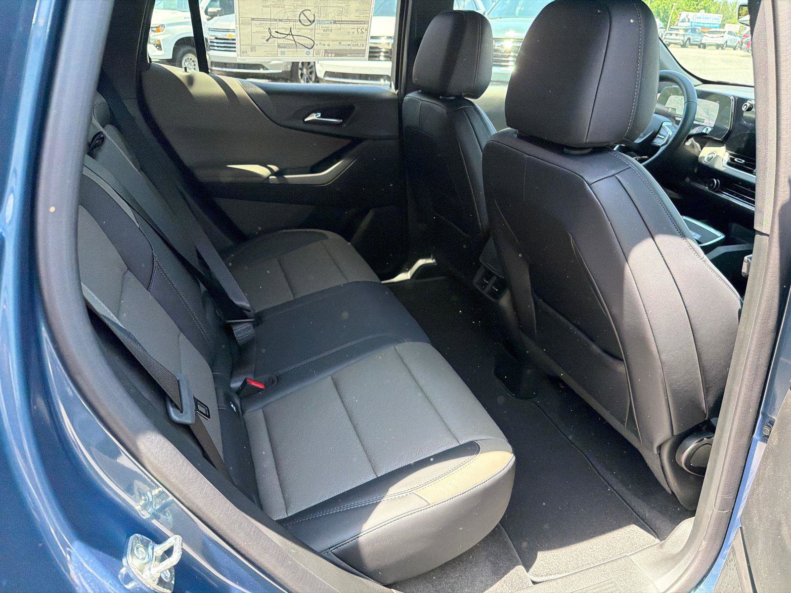 New 2026 Chevrolet Equinox LT w/ Convenience Package II FWD image 15