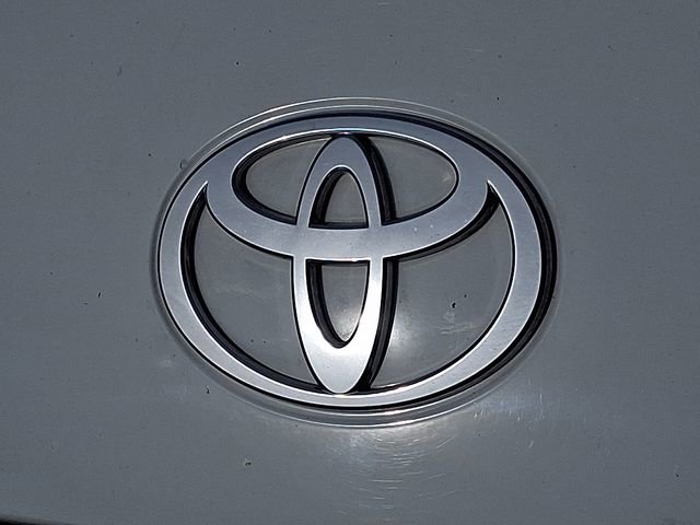 Used 2025 Toyota Camry LE FWD image 32