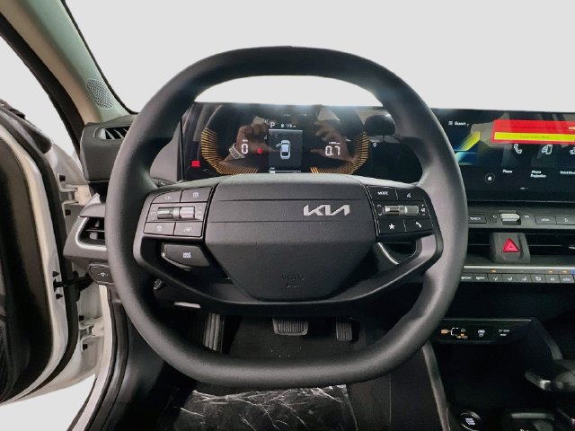 New 2026 Kia K4 FWD image 11