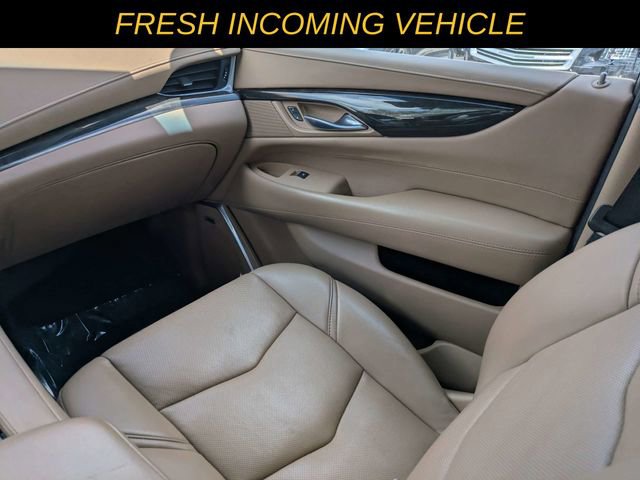 Used 2020 Cadillac Escalade Platinum RWD image 15