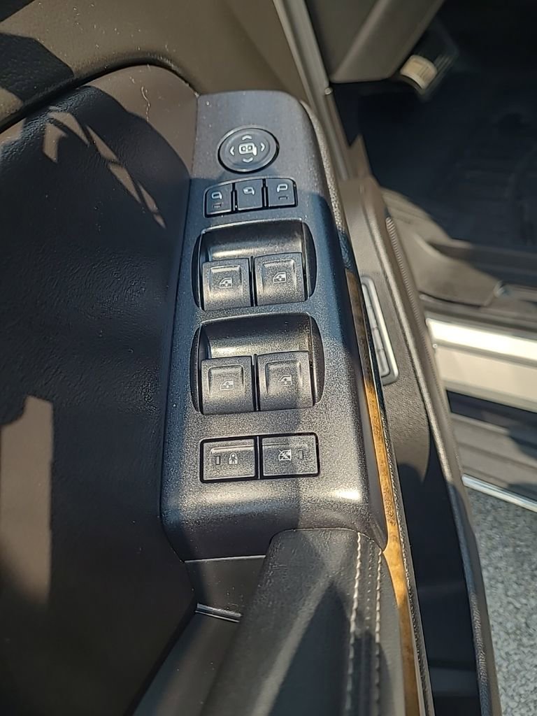 Used 2018 GMC Yukon XL Denali w/ Open Road Package image 9