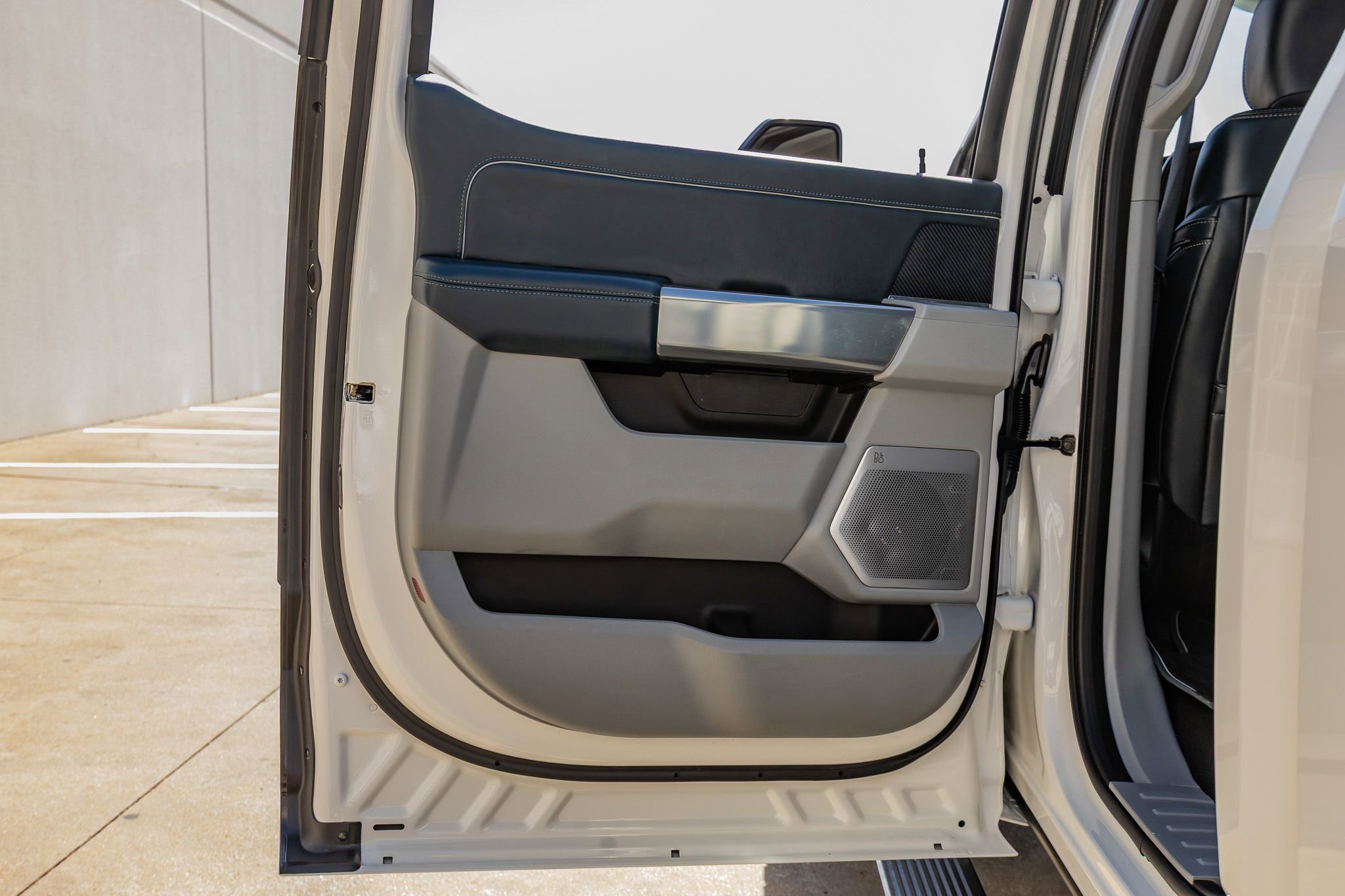 Used 2024 Ford F250 Limited w/ FX4 Off-Road Package image 39