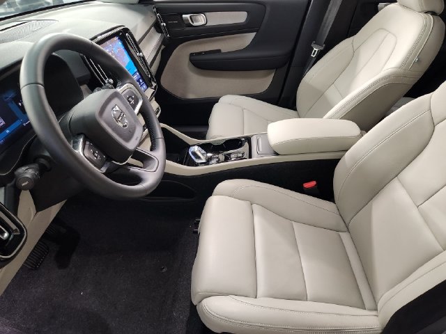 Certified 2026 Volvo XC40 B5 Ultra w/ Protection Package Premier AWD/4WD image 14