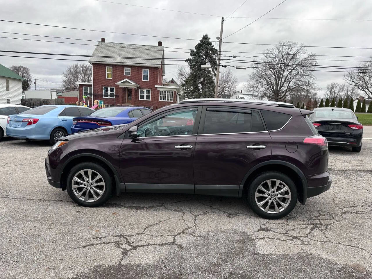 Used 2018 Toyota RAV4 Limited image 5
