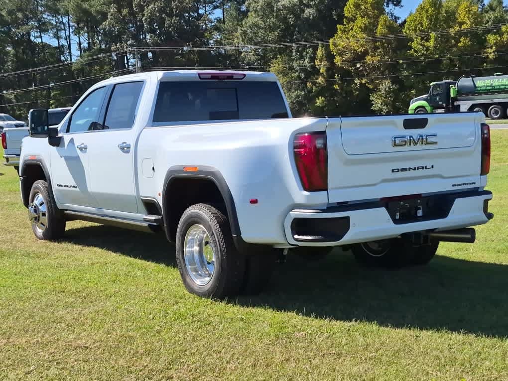 New 2026 GMC Sierra 3500 Denali Ultimate w/ LPO, Black Badging Package AWD/4WD image 4