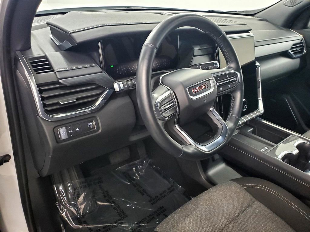 Used 2025 GMC Acadia Elevation image 10