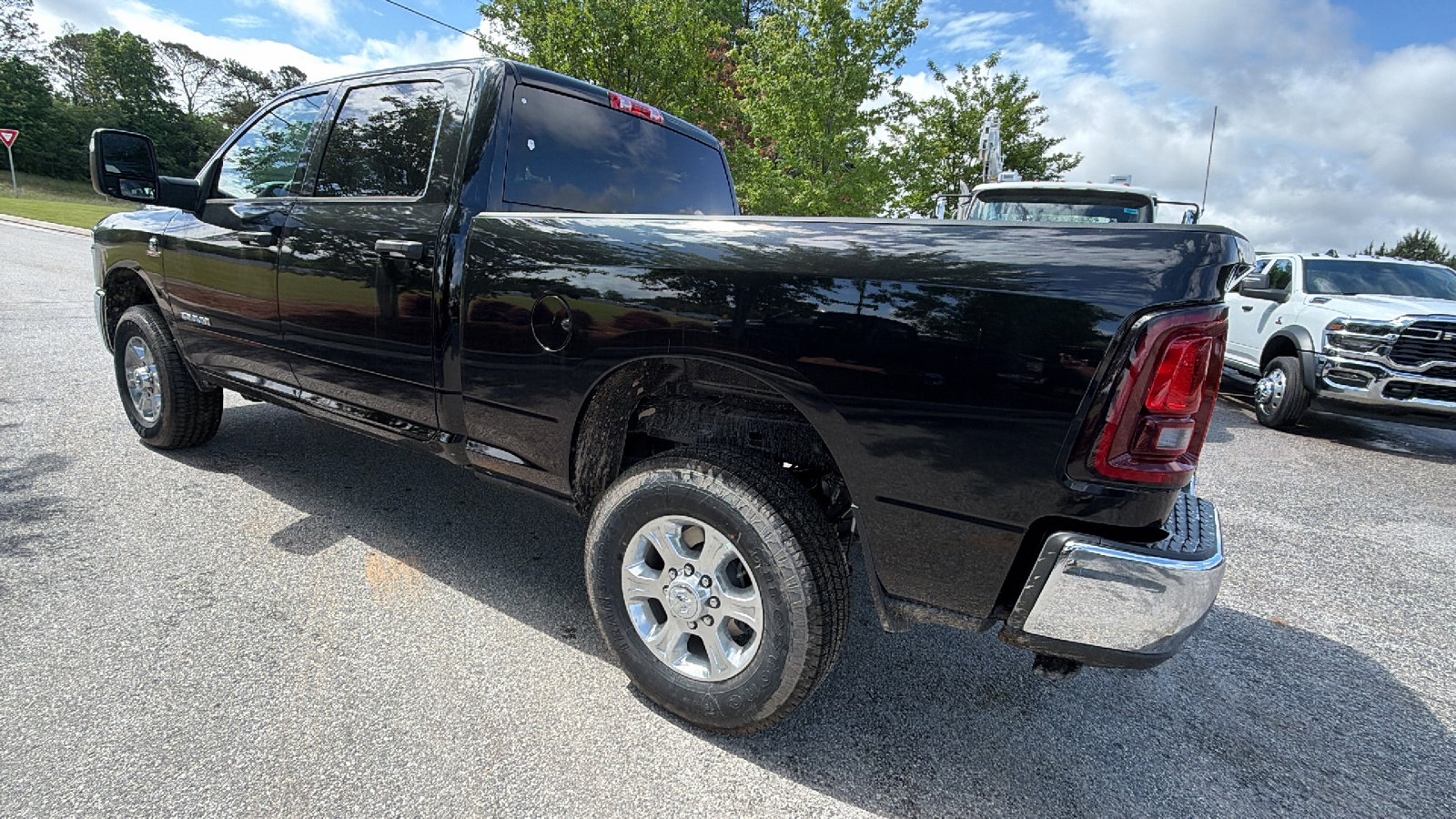 New 2026 RAM 2500 Big Horn AWD/4WD image 10