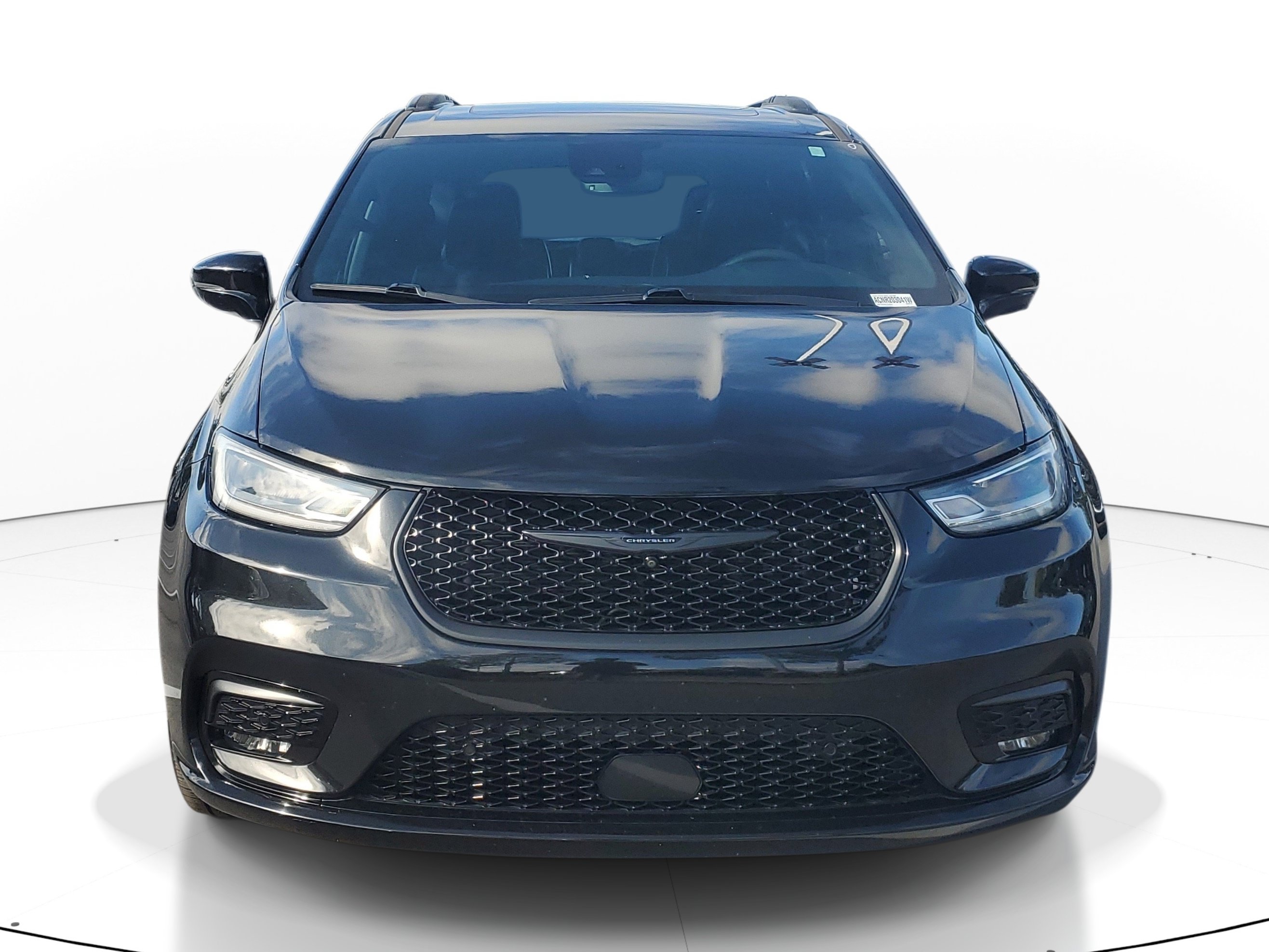 Used 2022 Chrysler Pacifica Limited w/ Uconnect Theater Family Group AWD/4WD image 3