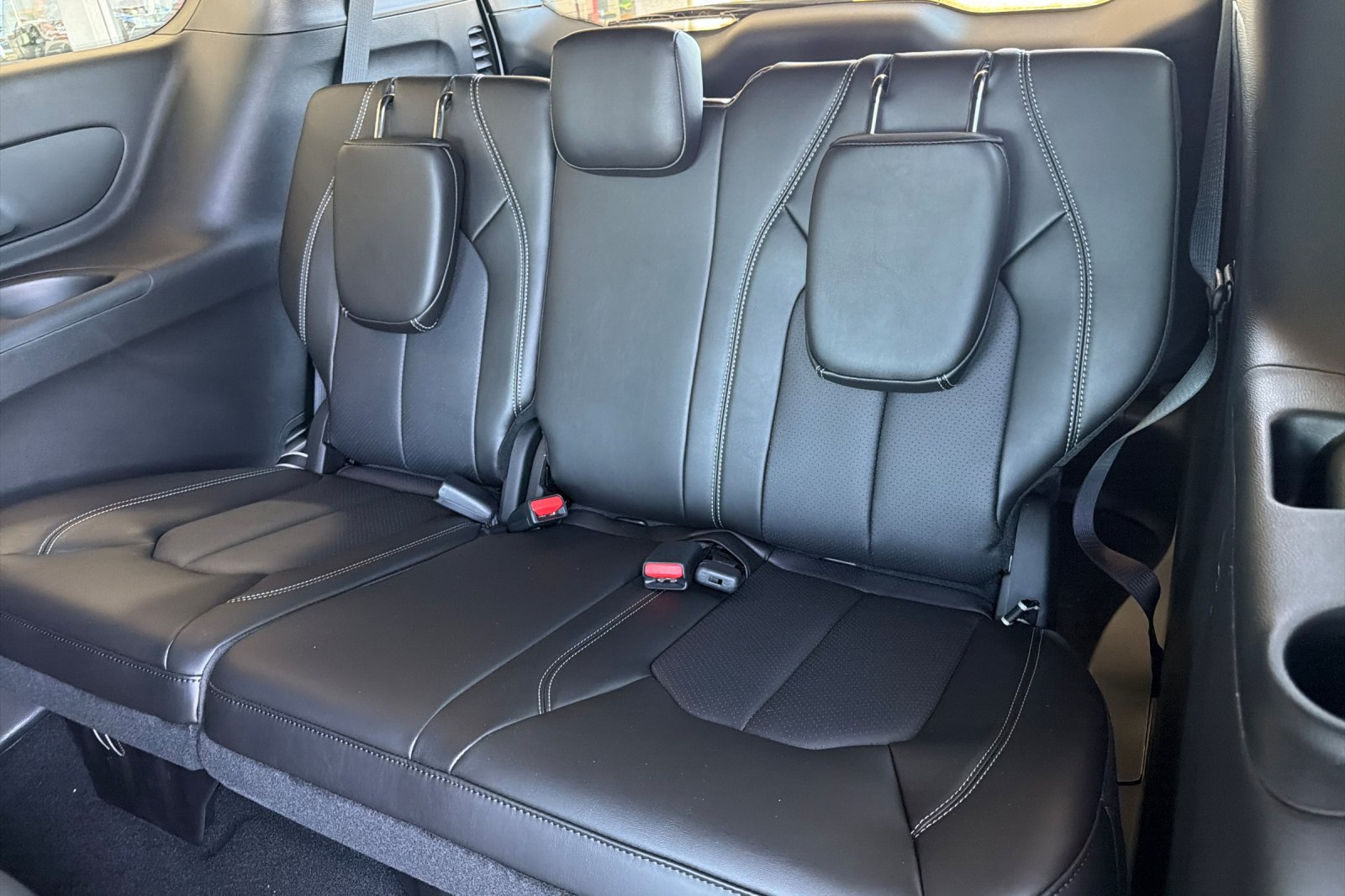 New 2027 Chrysler Pacifica Select FWD image 13
