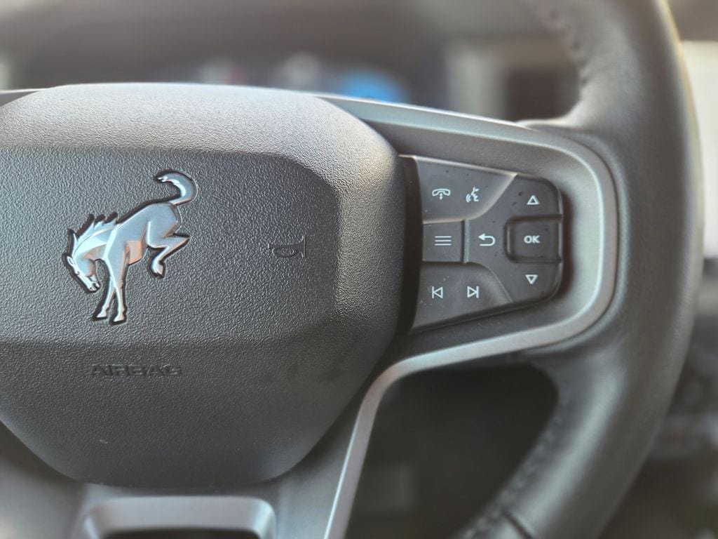 Used 2025 Ford Bronco Outer Banks AWD/4WD image 18