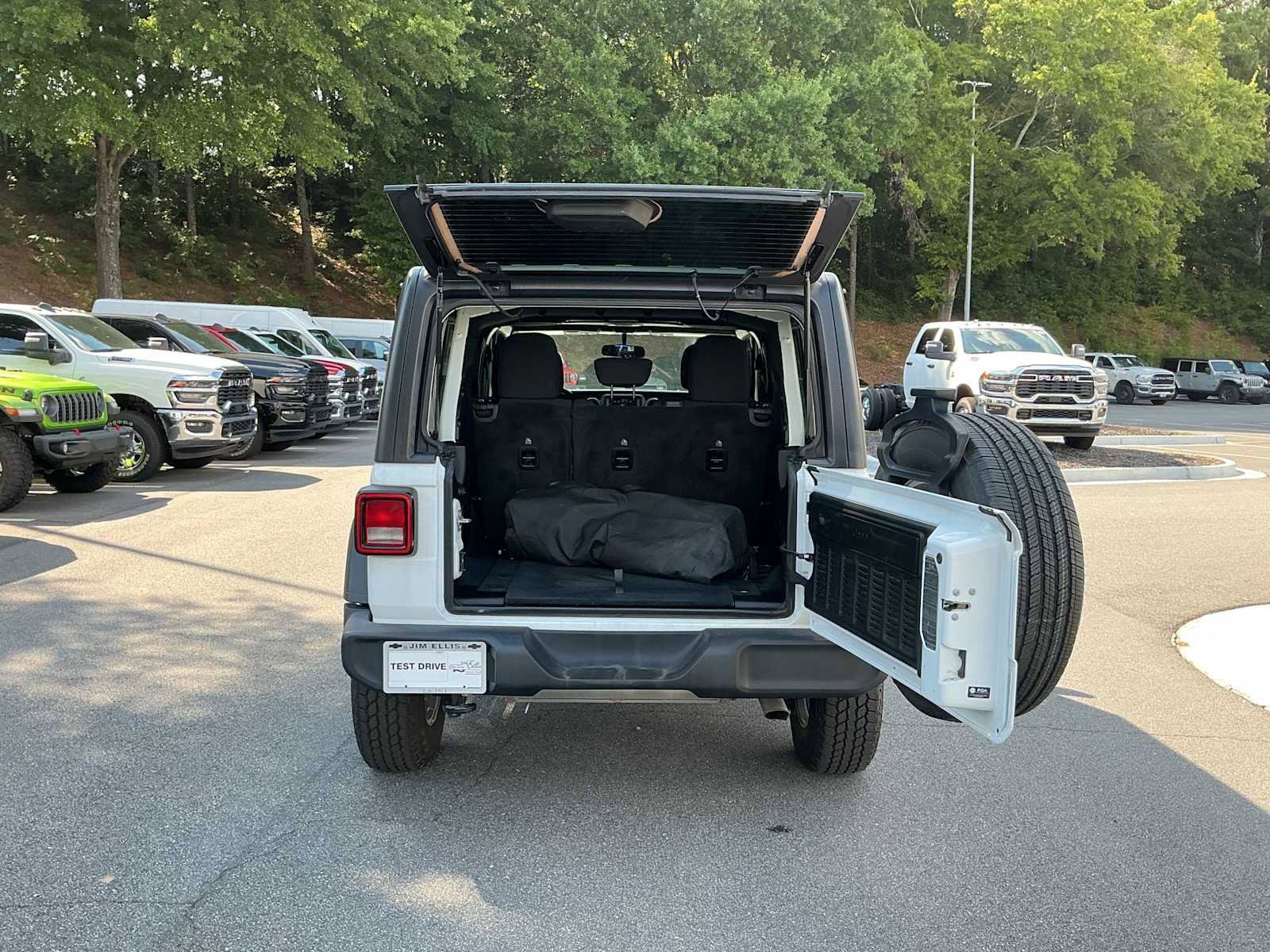 Used 2023 Jeep Wrangler Unlimited Sport AWD/4WD image 29