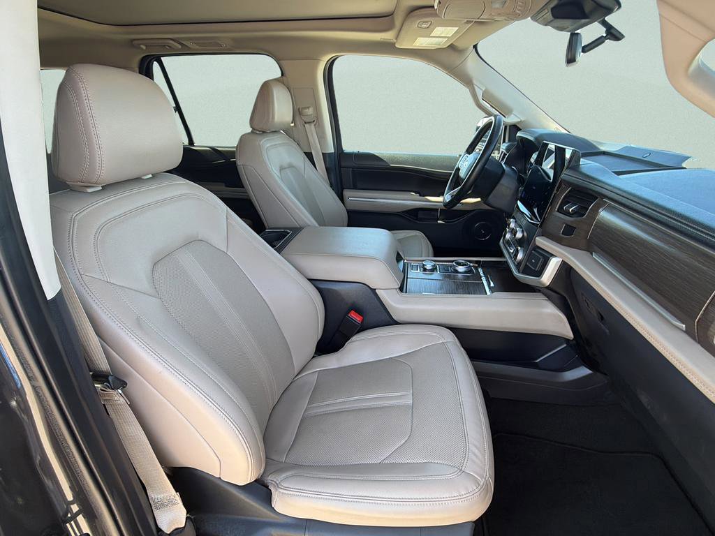 Used 2023 Ford Expedition Limited image 7