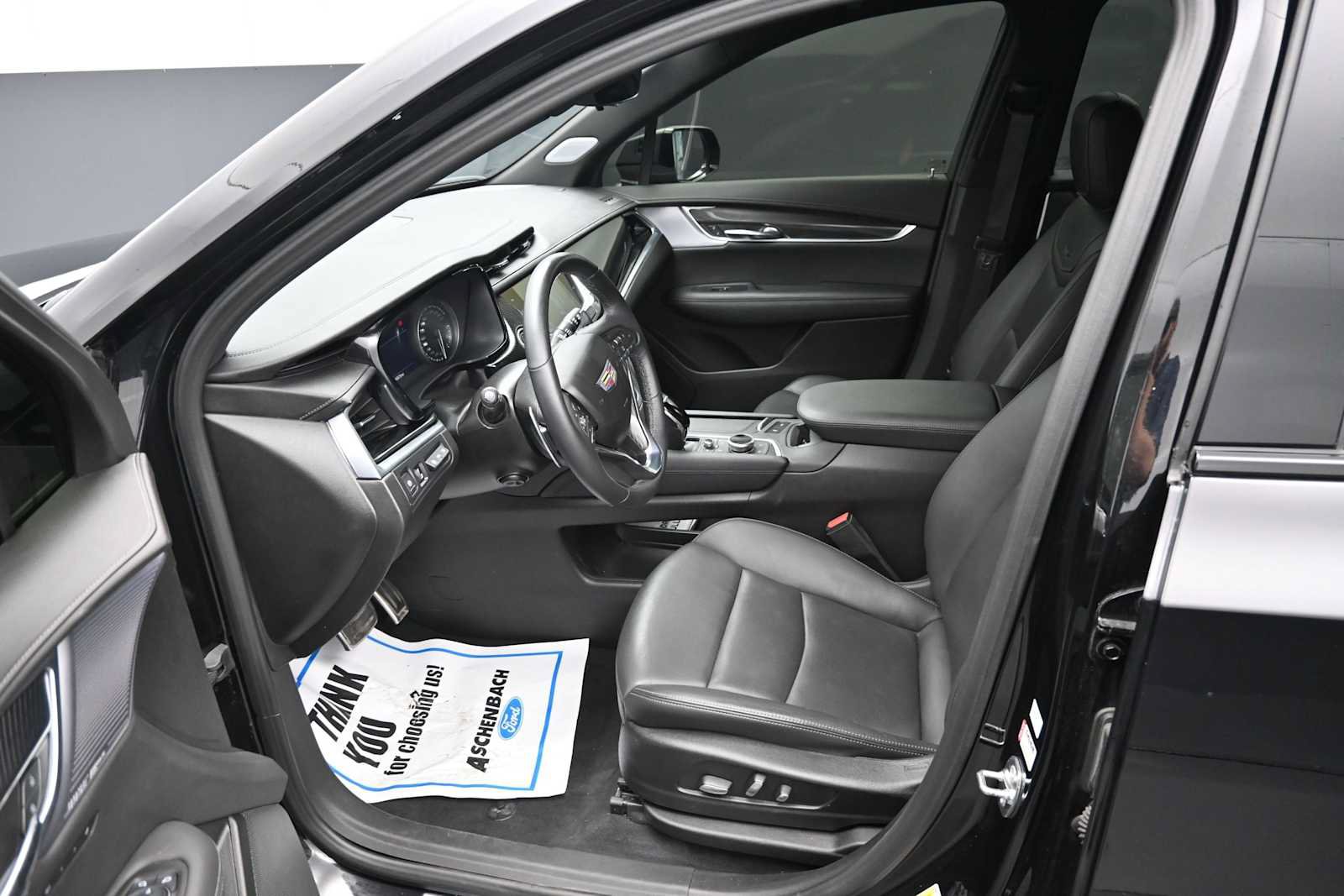 Used 2024 Cadillac XT6 Sport w/ Technology Package AWD/4WD image 16
