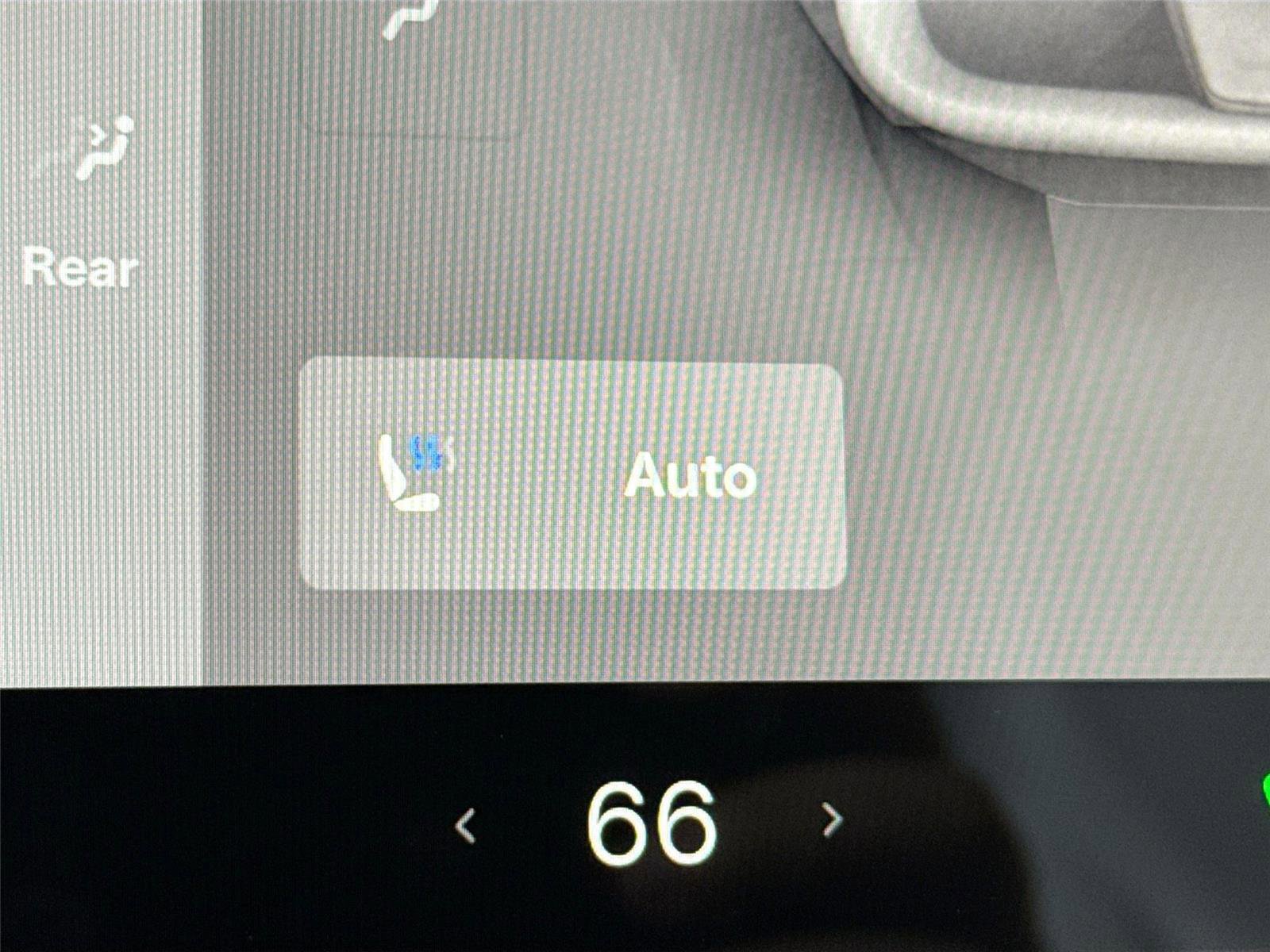 Used 2022 Tesla Model S image 8