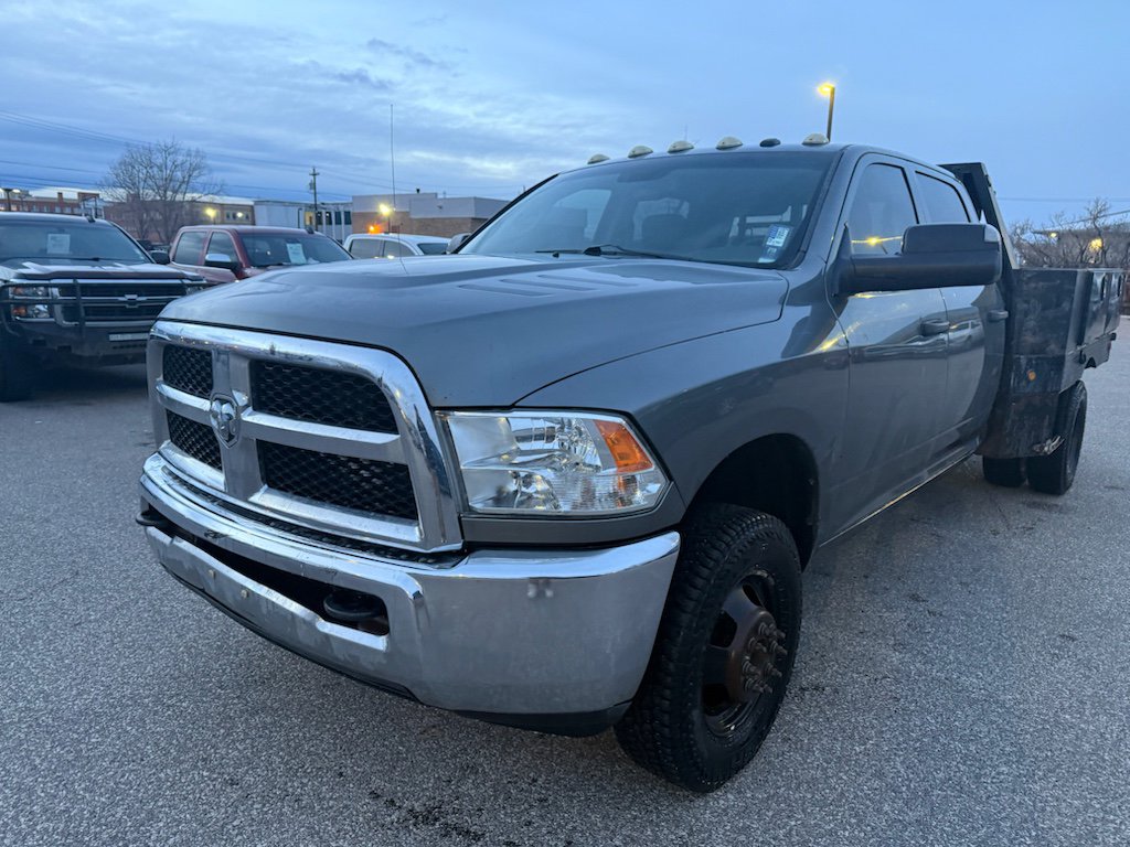 Used 2013 RAM 3500 Tradesman w/ Chrome Appearance Group image 2