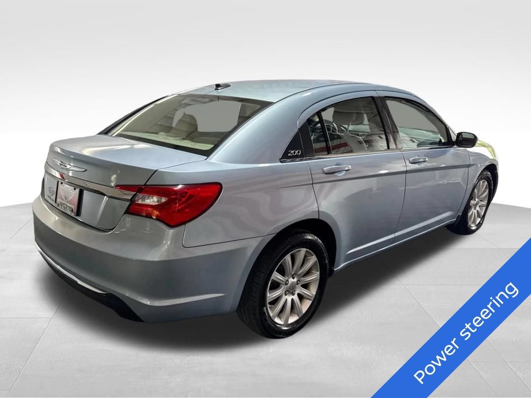Used 2014 Chrysler 200 Touring FWD image 5