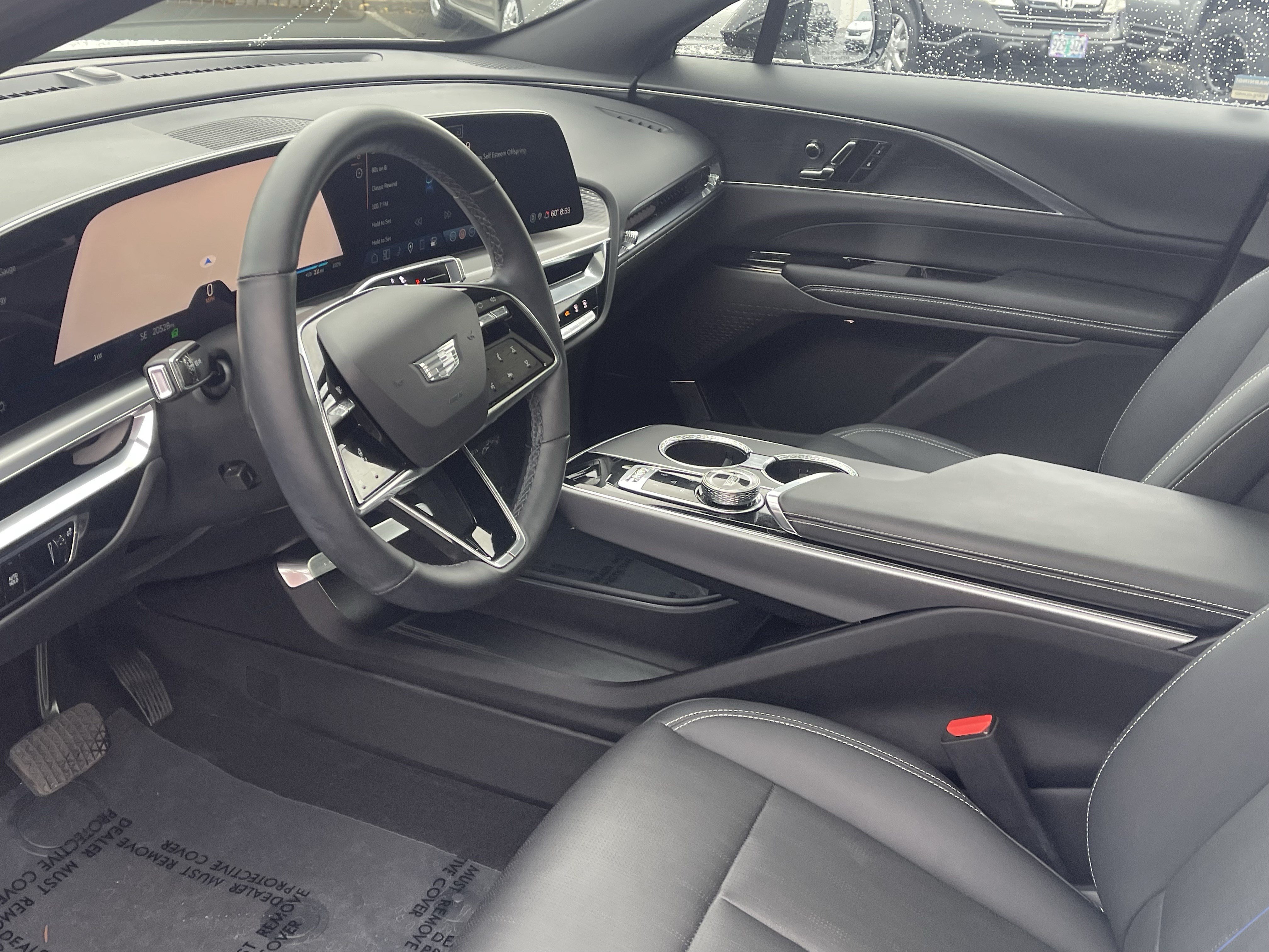 Used 2024 Cadillac Lyriq Luxury AWD/4WD image 10