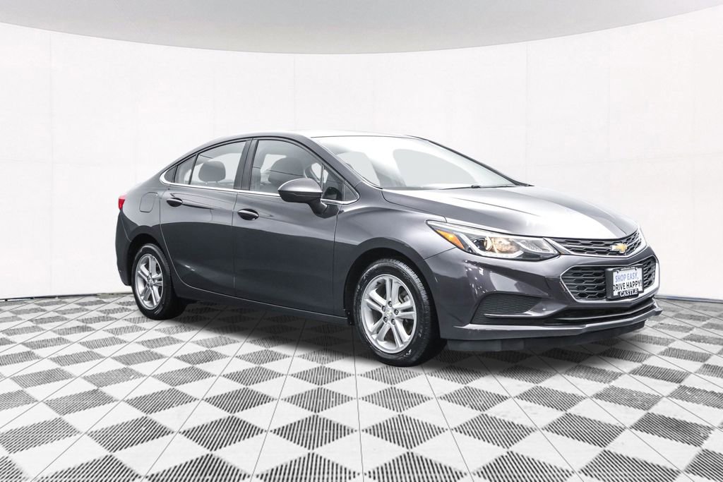 Used 2017 Chevrolet Cruze LT image 38