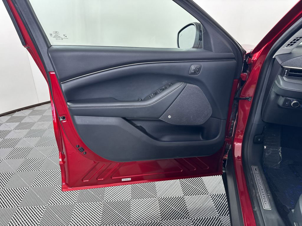 Used 2021 Ford Mustang Mach-E Premium image 33