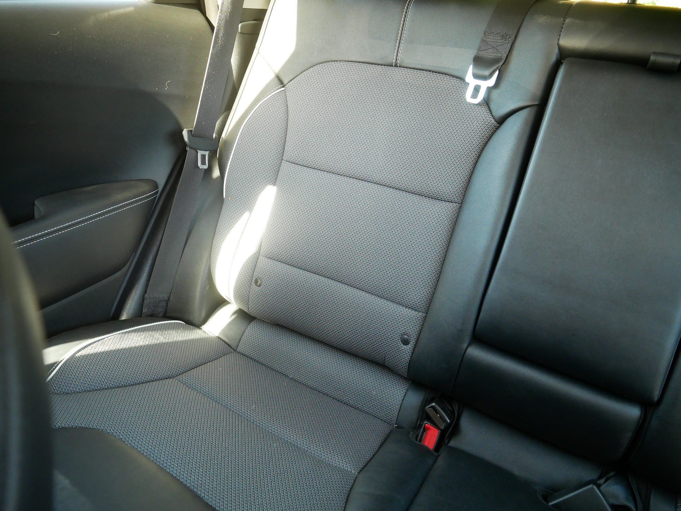 Used 2022 Kia Niro EX w/ Cold Weather Package FWD image 12