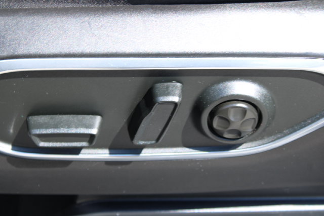 Used 2024 Jeep Wagoneer L Series II AWD/4WD image 39