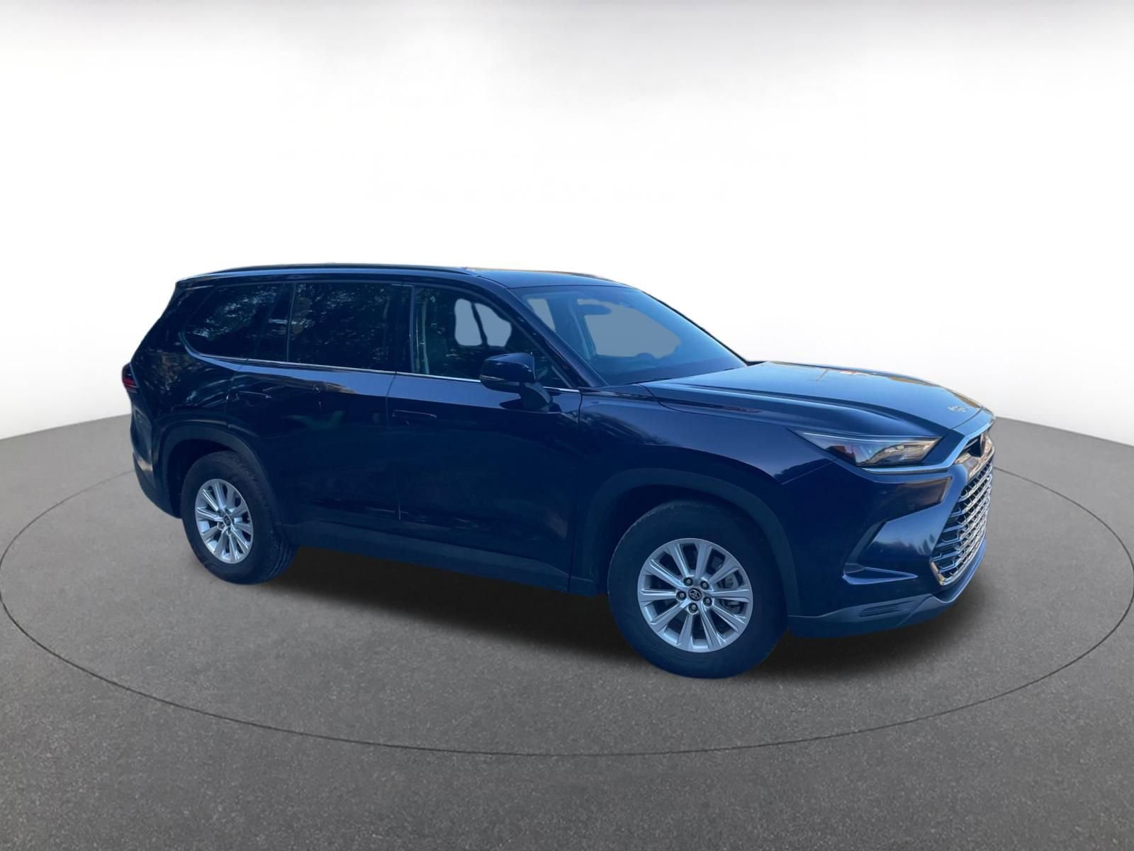 Used 2025 Toyota Grand Highlander FWD image 2