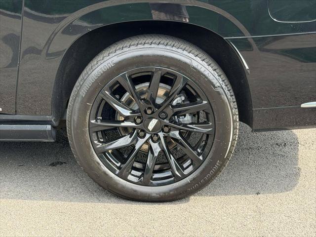 Certified 2025 Cadillac Escalade ESV Premium Luxury w/ Touring Package AWD/4WD image 10