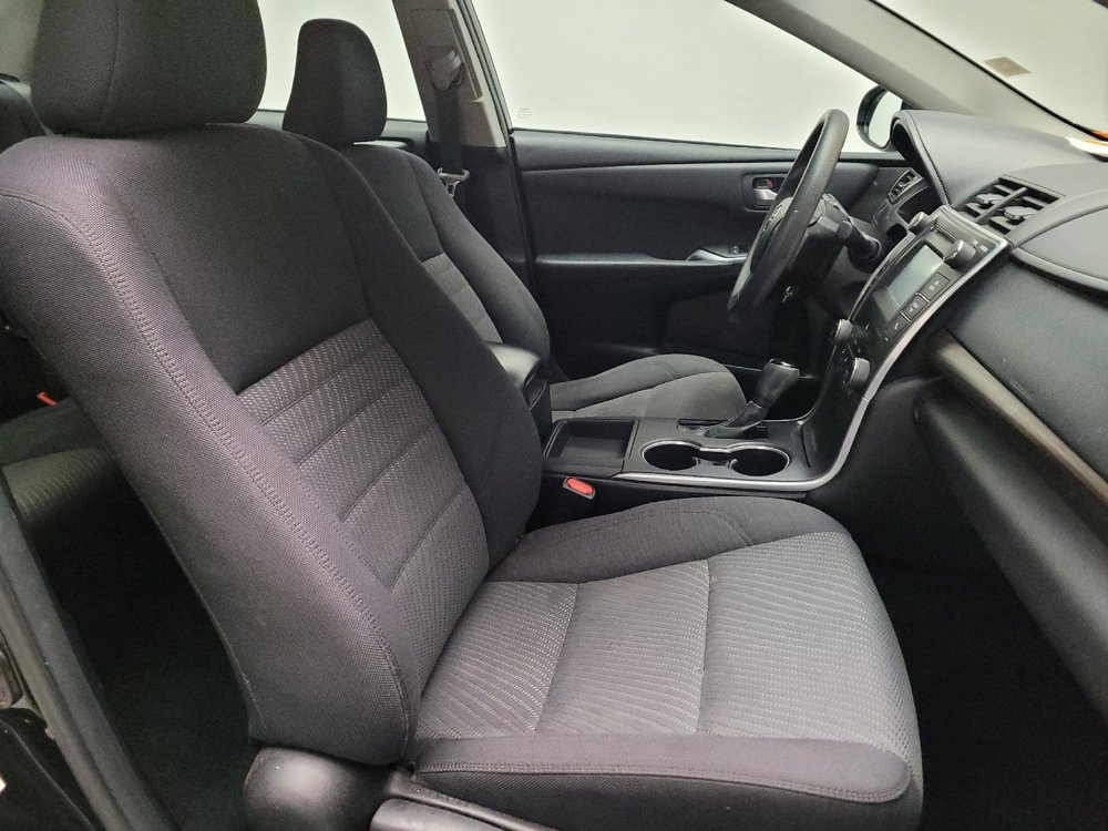 Used 2015 Toyota Camry LE image 21