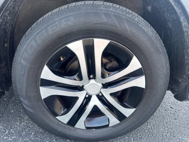 Used 2016 Toyota RAV4 LE AWD/4WD image 24