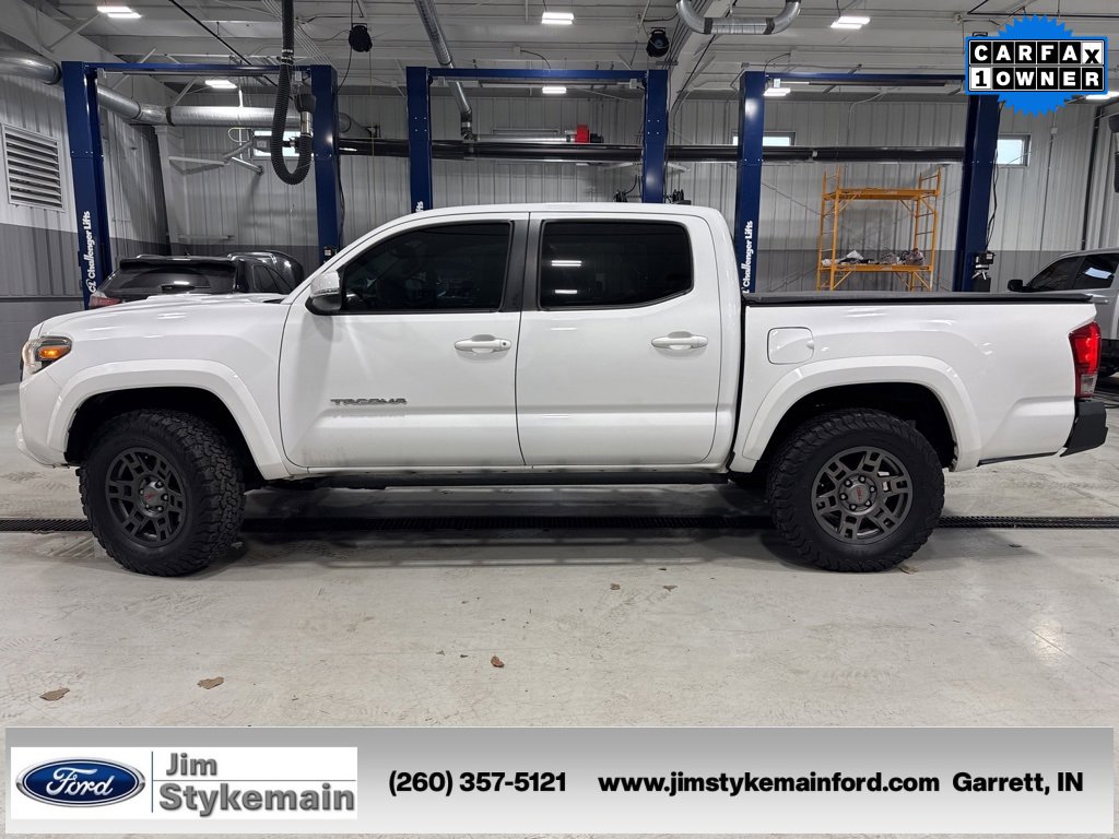 Used 2016 Toyota Tacoma TRD Sport w/ Premium & Technology Package image 7